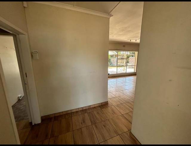 3 BEDROOM HOUSE FOR SALE IN BRACKENHURST